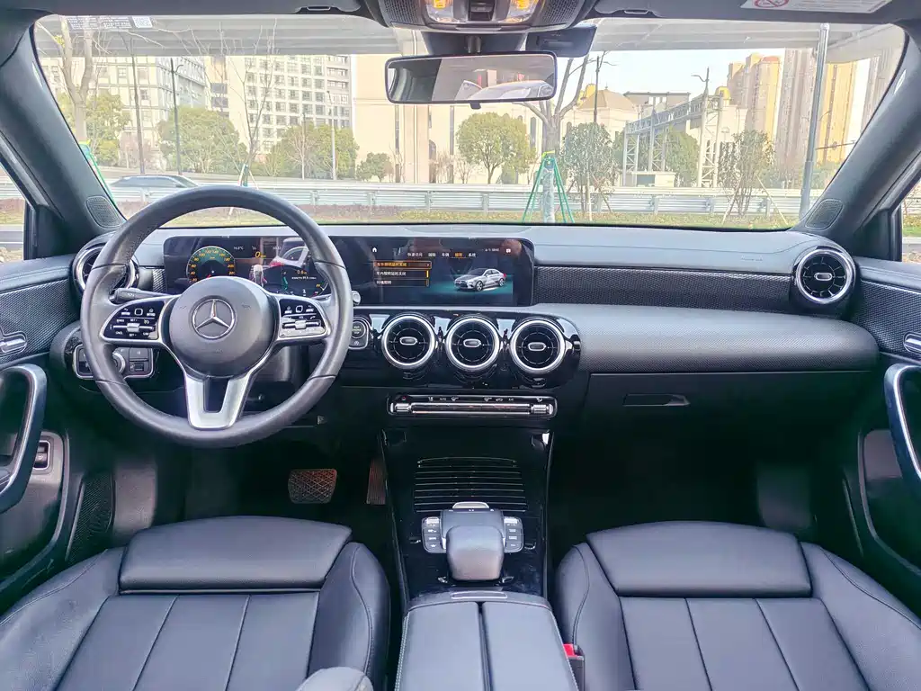 Mercedes-Benz A-Class 2021 — фото 17