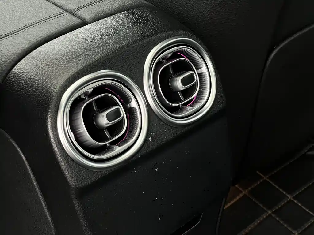Mercedes-Benz C-Class 2023 — фото 14