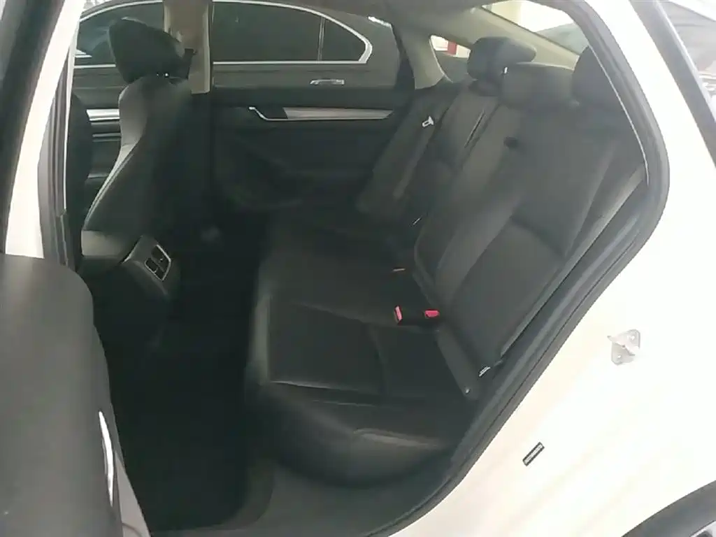 Honda Accord 2020 — фото 17