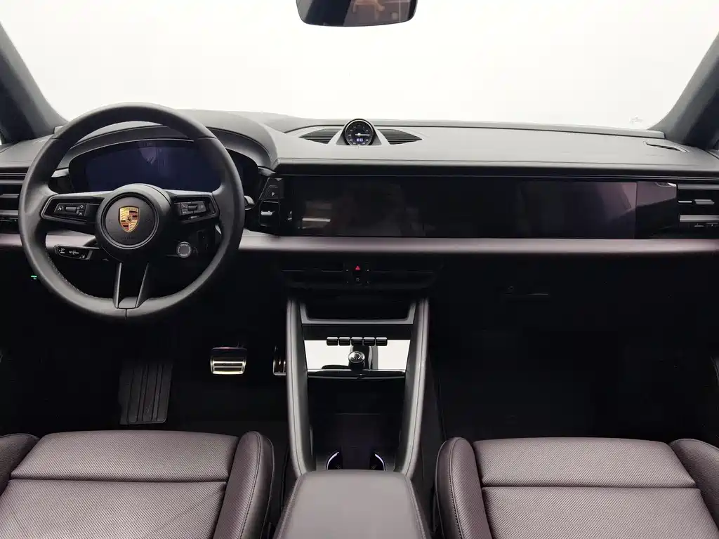 Porsche Macan EV 2025 — фото 11