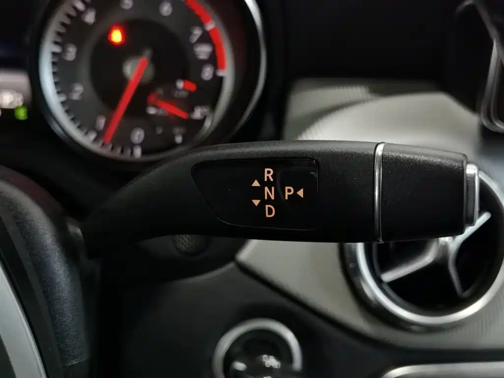 Mercedes-Benz GLA 2015 — фото 13