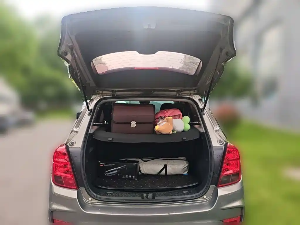 Chevrolet Trax 2017 — фото 10