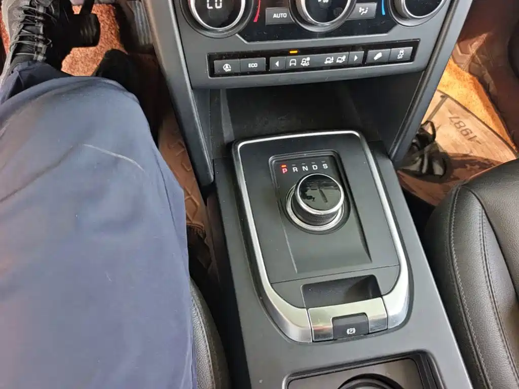 Land Rover Discovery Sport 2019 — фото 14