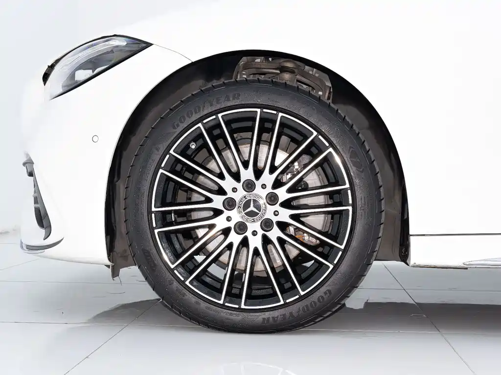 Mercedes-Benz C-Class 2023 — фото 35