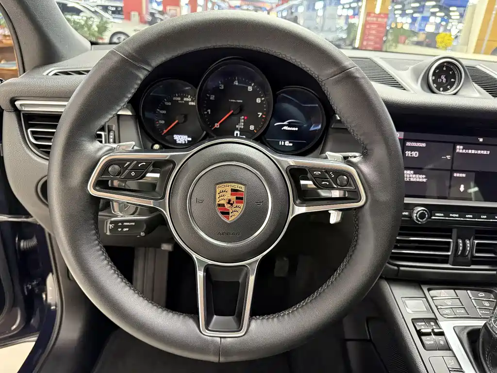 Porsche Macan 2019 — фото 10