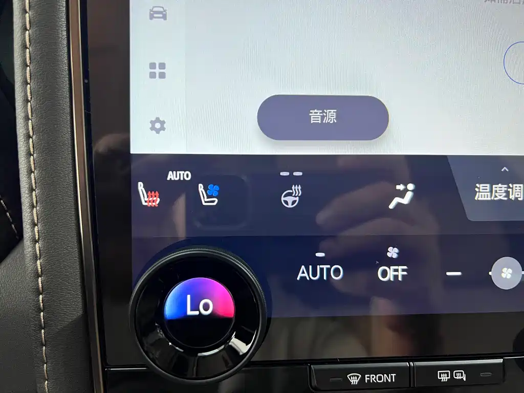 Toyota Alphard 2025 — фото 25