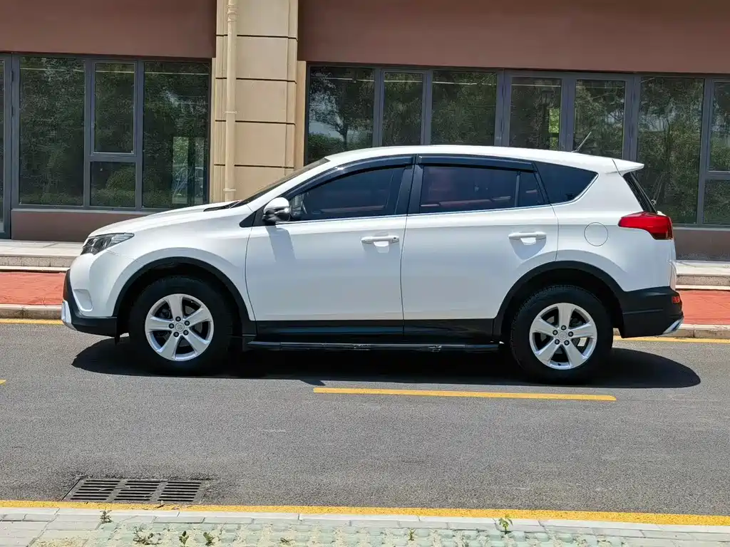 Toyota RAV4 2014