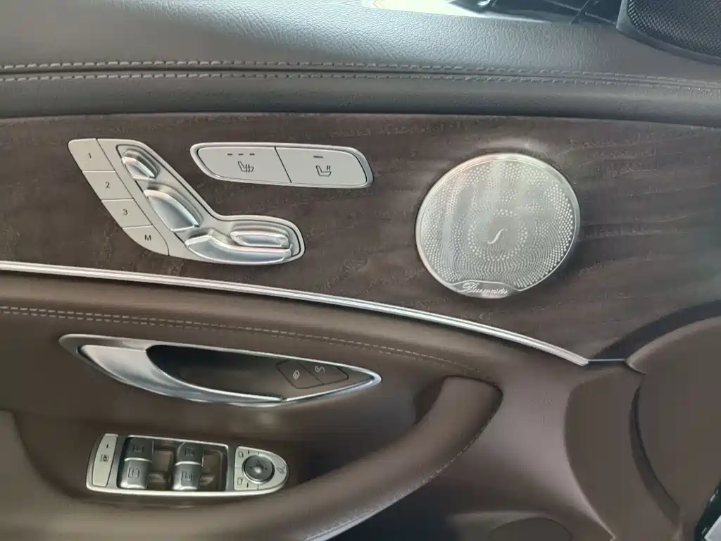 Mercedes-Benz E-Class 2021 — фото 13