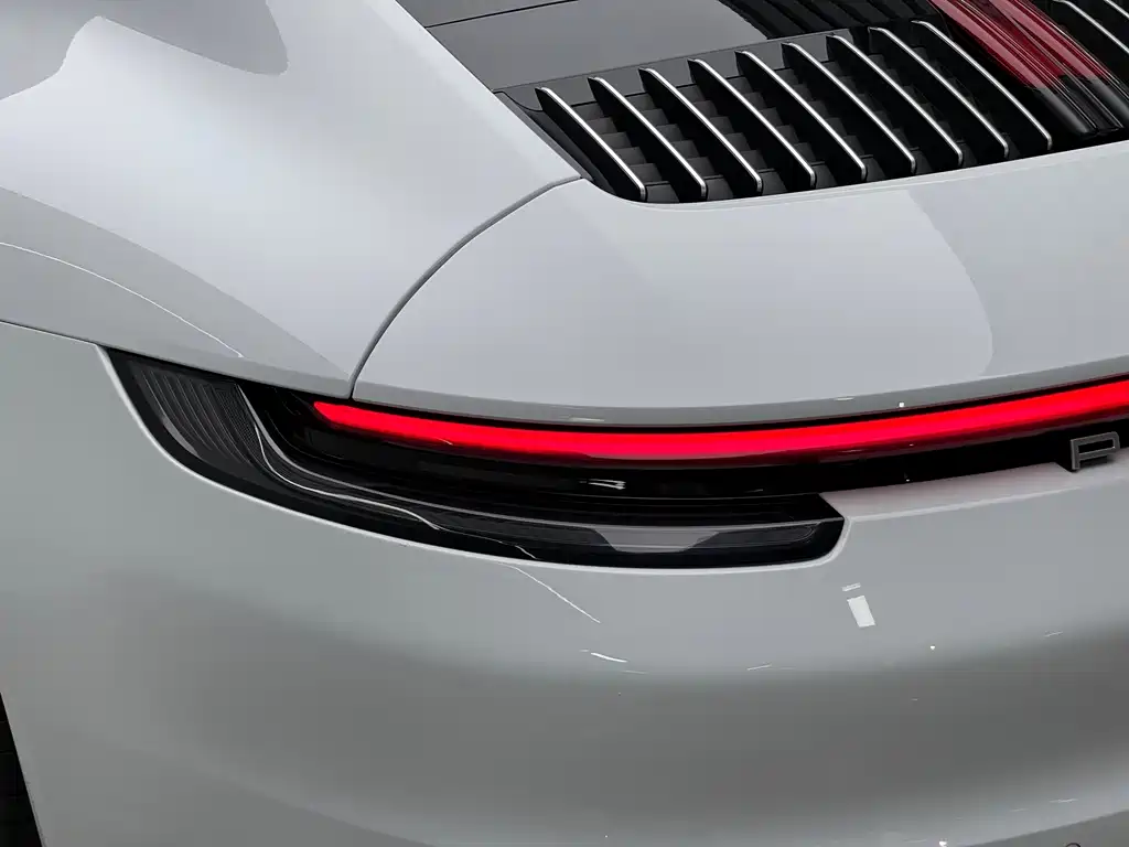 Porsche 911 2023 — фото 19