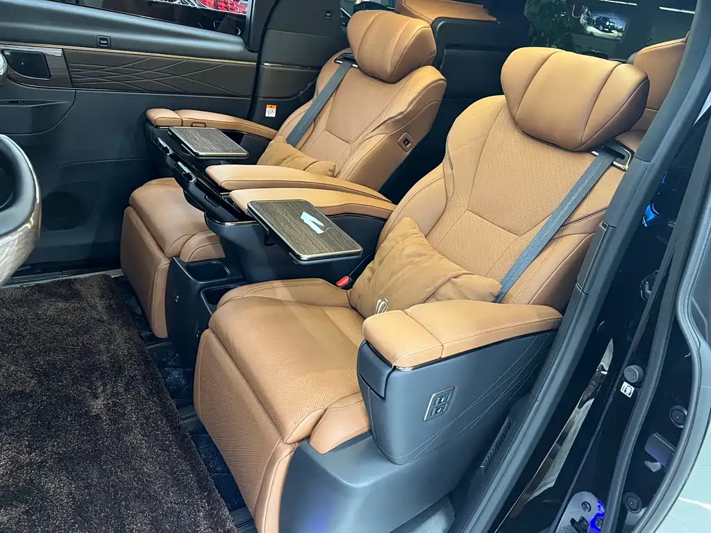 Toyota Vellfire 2025 — фото 12