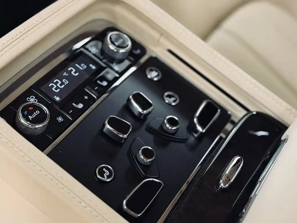 Bentley Mulsanne 2015 — фото 8