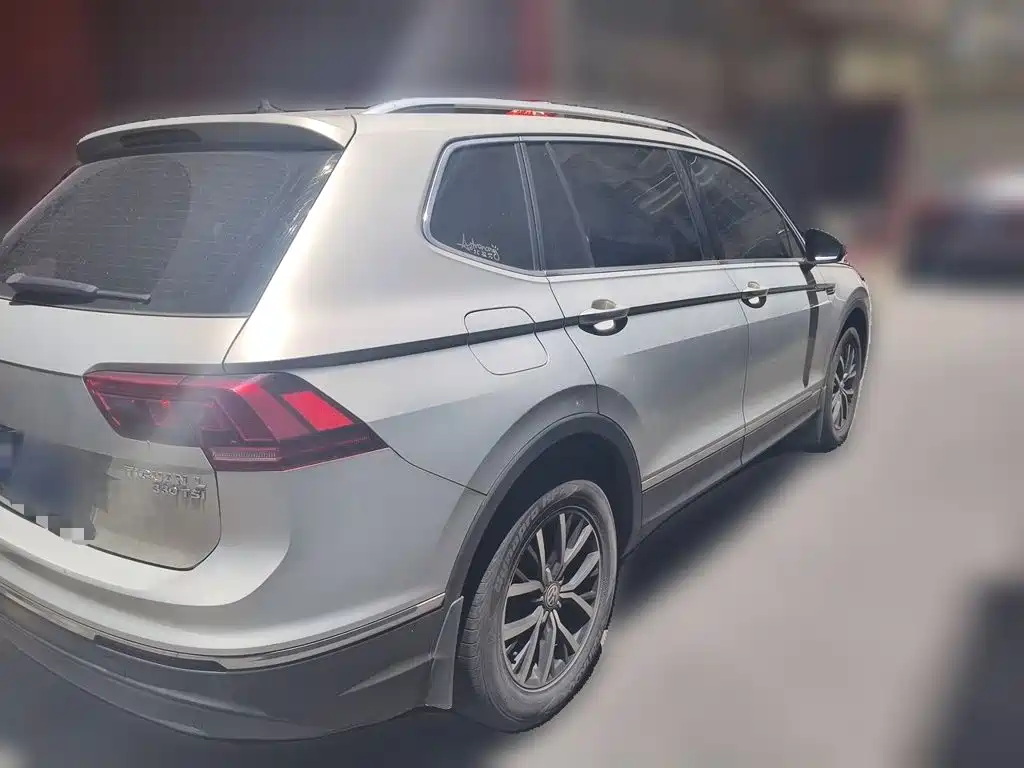Volkswagen Tiguan L 2017 — фото 5