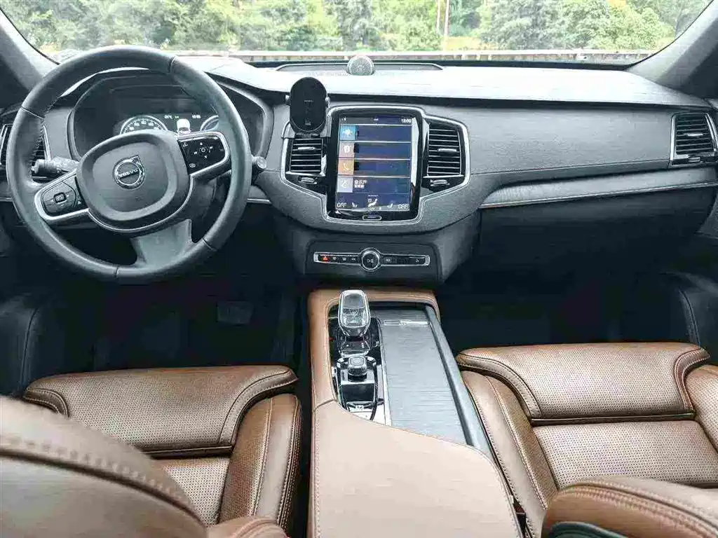 Volvo XC90 Plug-In Hybrid 2022 — фото 6