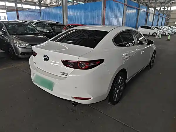 Mazda 3 Axela 2023