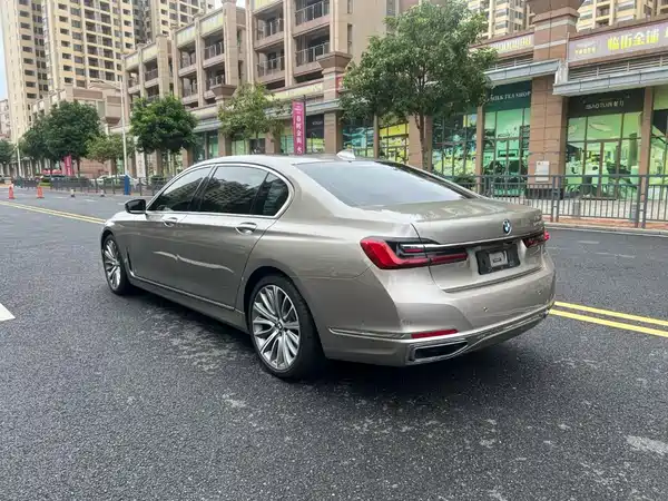 BMW 7 Series 2021