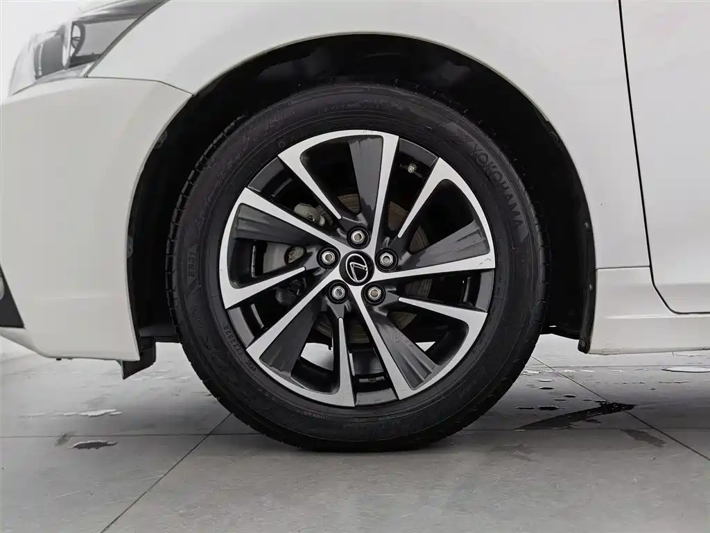 Lexus CT 2020 — фото 17