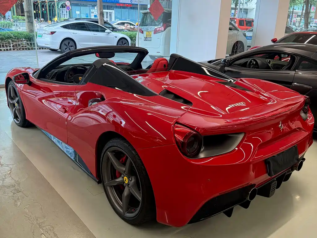 Ferrari 488 2017 — фото 5