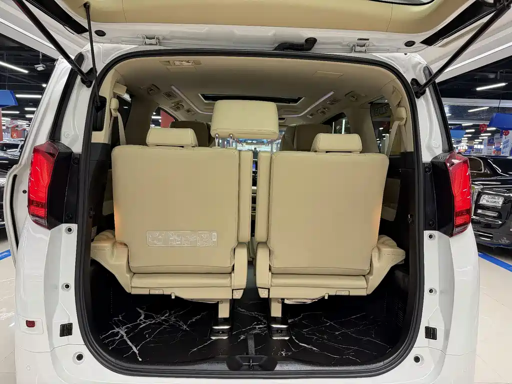 Toyota Alphard 2019 — фото 16