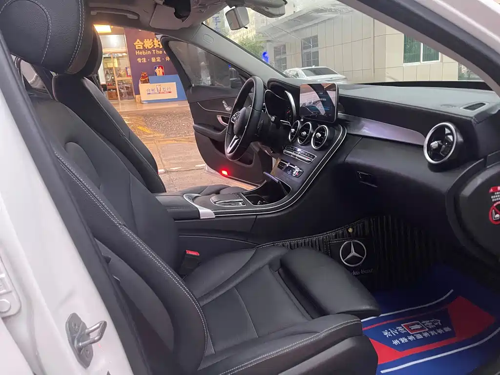 Mercedes-Benz C-Class 2019 — фото 14