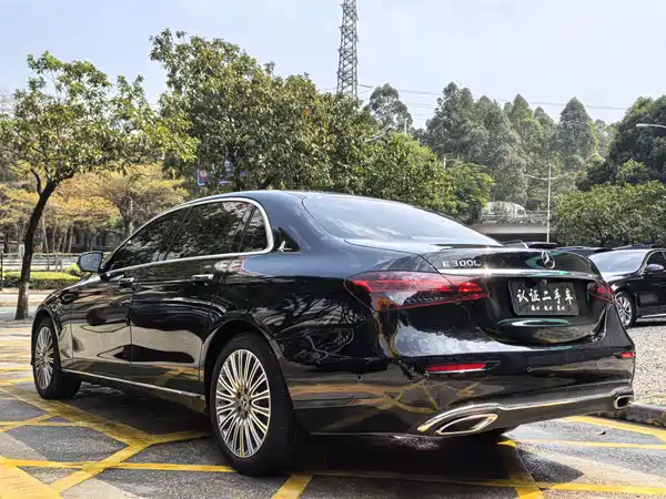 Mercedes-Benz E-Class 2022