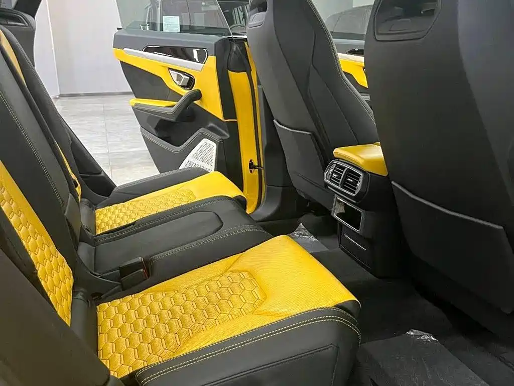 Lamborghini Urus 2019 — фото 11