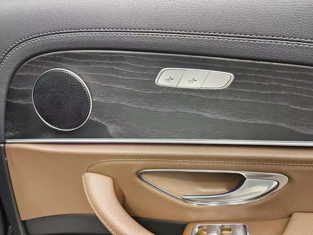 Mercedes-Benz E-Class 2020 — фото 16