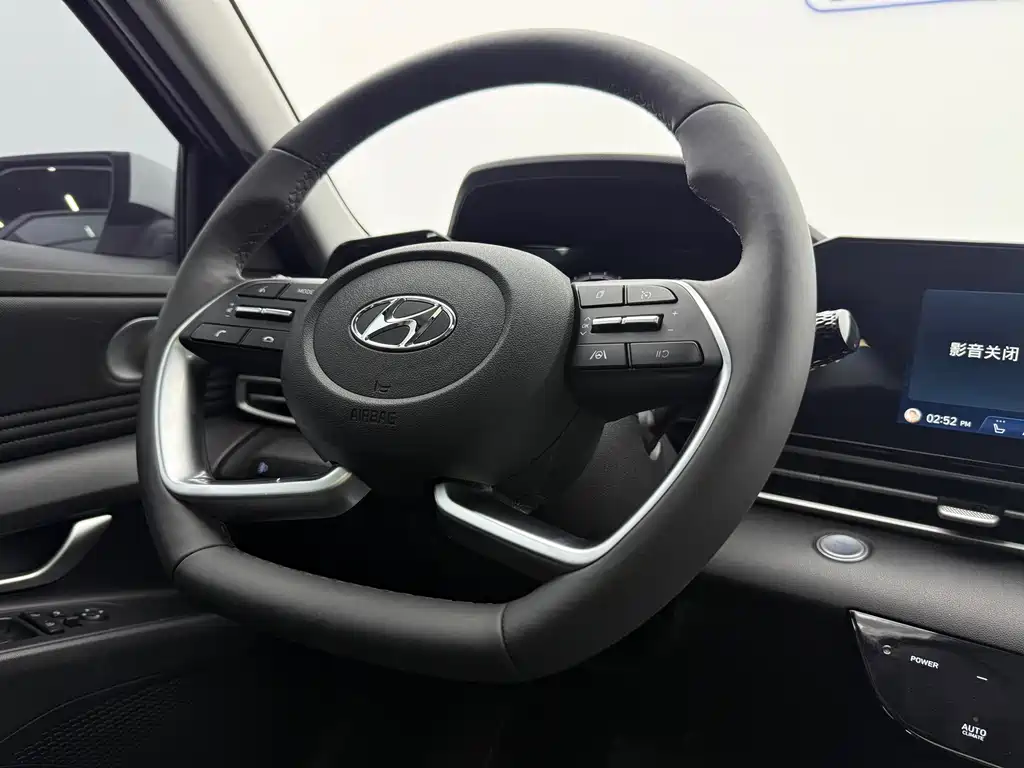 Hyundai Elantra 2022 — фото 14