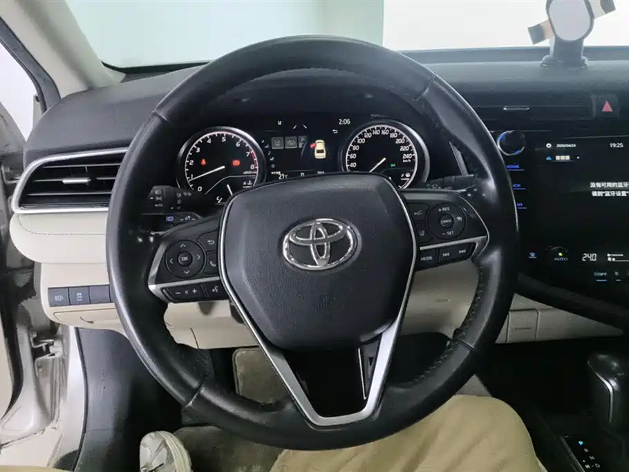 Toyota Camry 2020 — фото 15