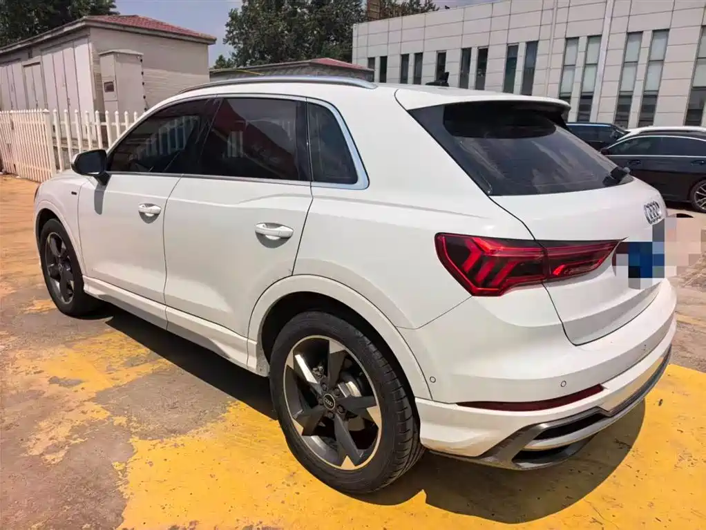 Audi Q3 2023 — фото 10