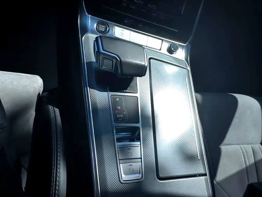 Audi A6L 2023 — фото 14