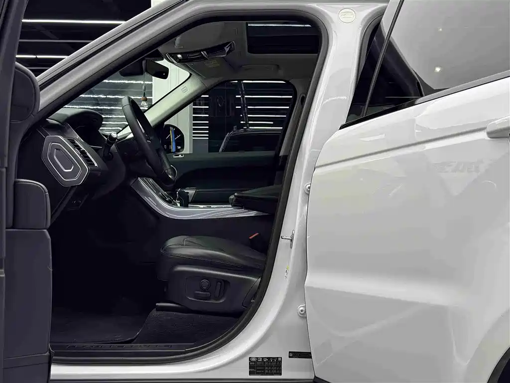 Land Rover Sport PHEV 2021 — фото 6