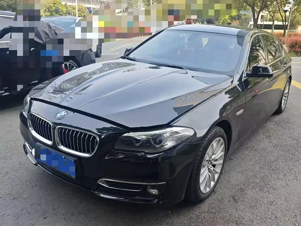 BMW 5 Series 2017 — фото 1