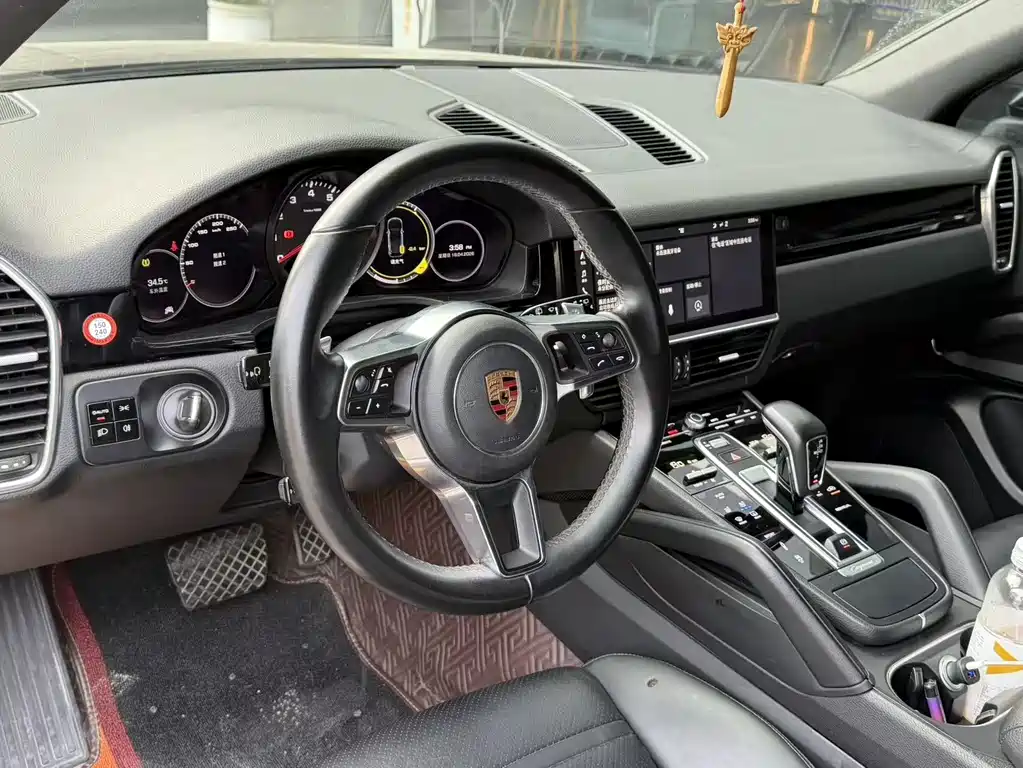 Porsche Cayenne 2018 — фото 9