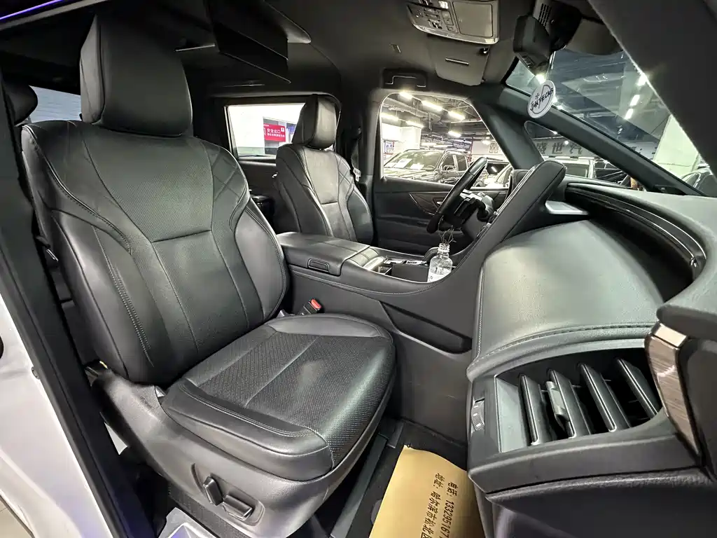 Toyota Vellfire 2024 — фото 14