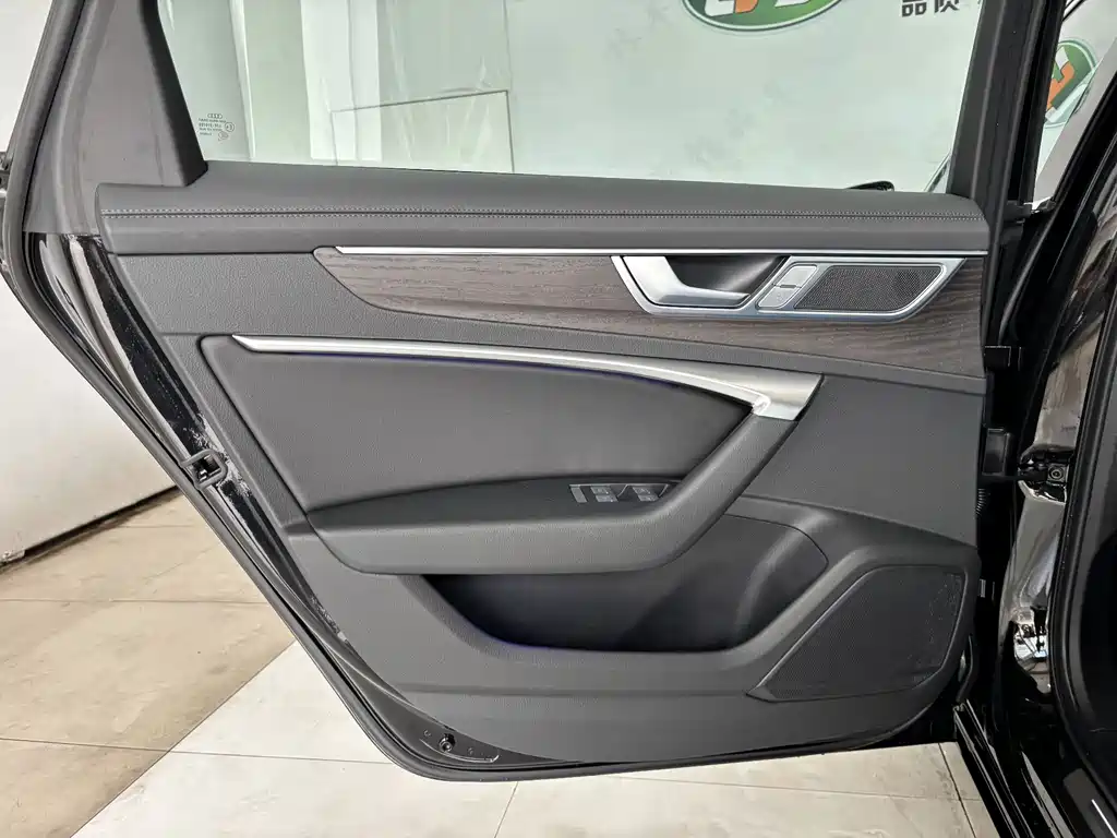 Audi A6L 2025 — фото 22