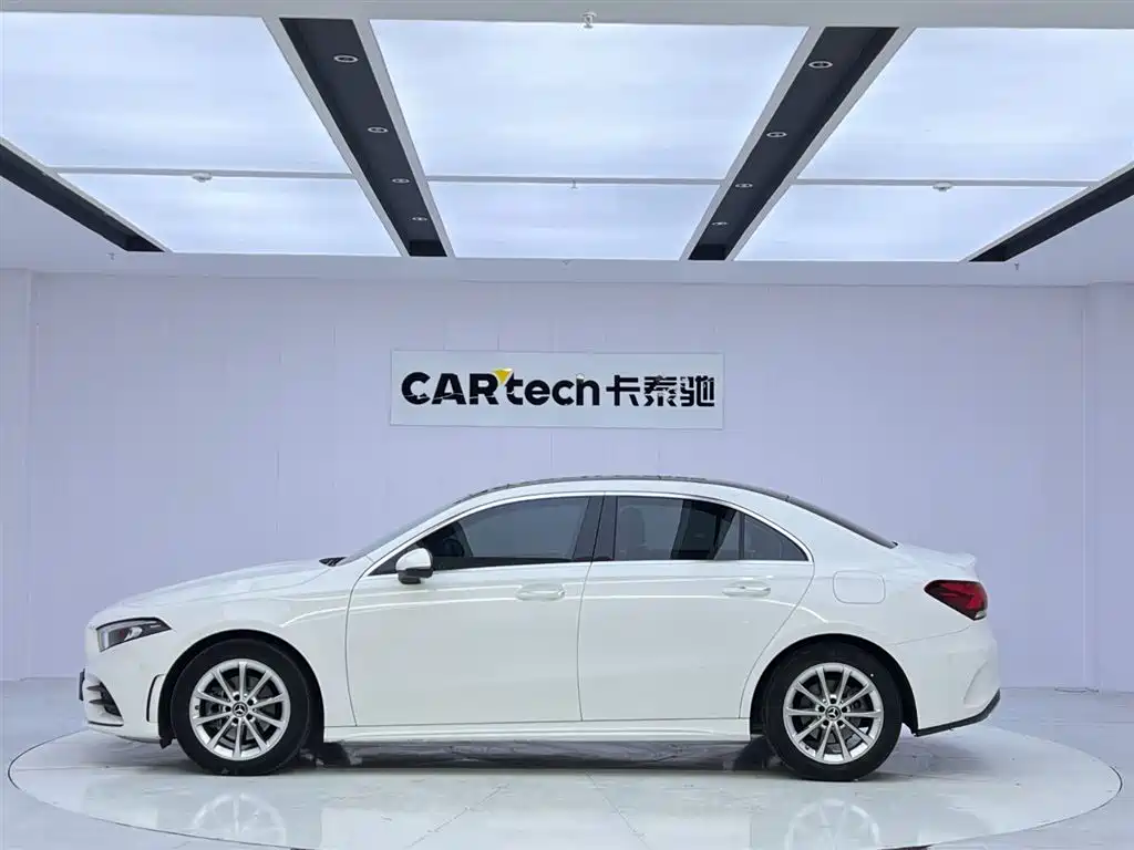 Mercedes-Benz A-Class 2022 — фото 2