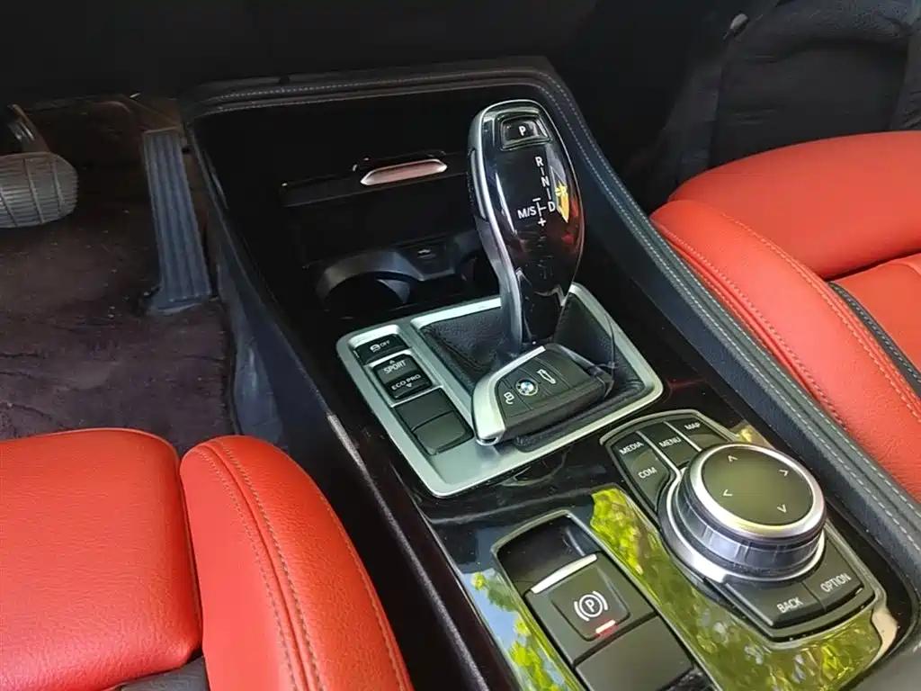 BMW 1 Series 2023 — фото 14