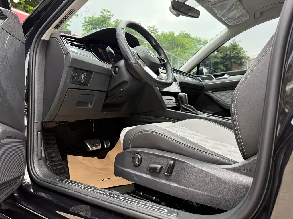 Volkswagen Magotan 2024