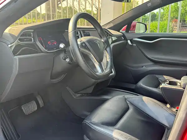 Tesla Model S 2016