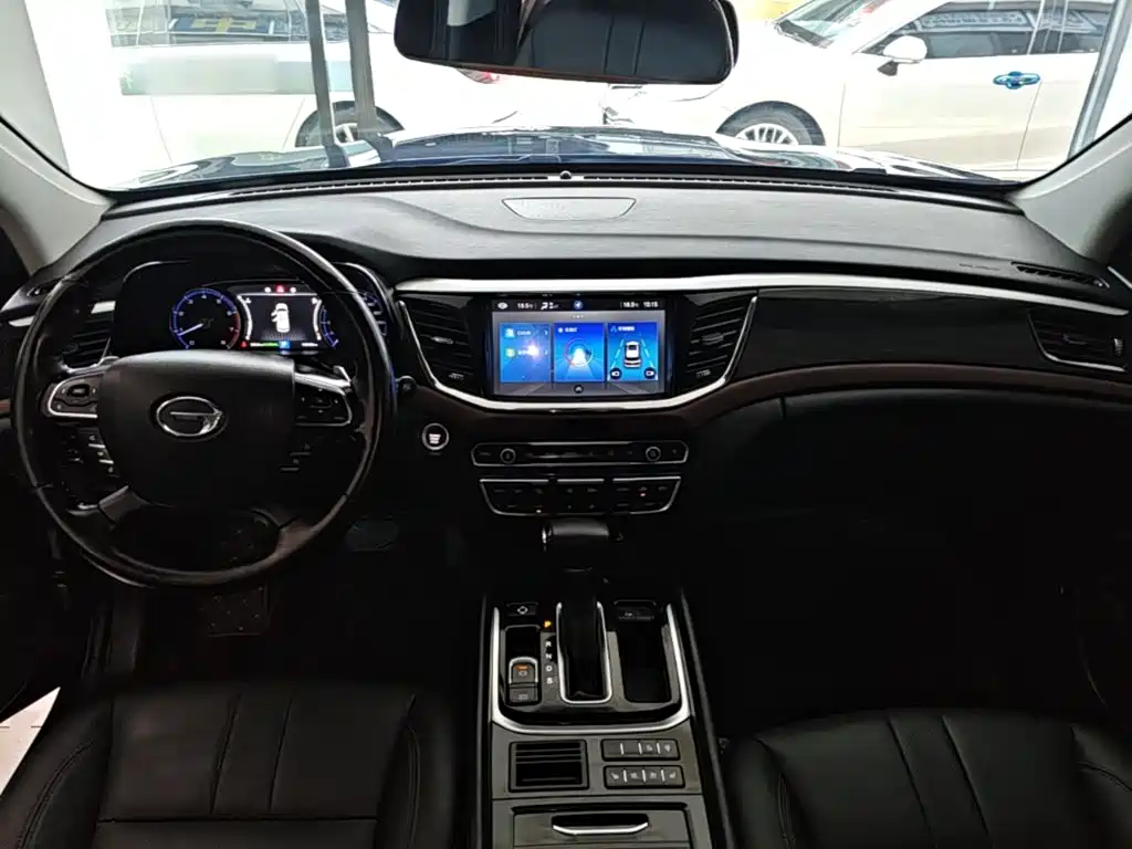 GAC Motor Trumpchi GS8 2017 — фото 10