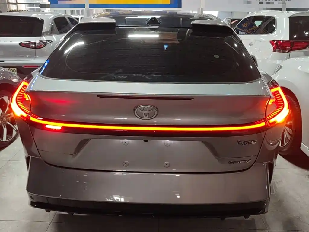 Toyota bZ5 2025