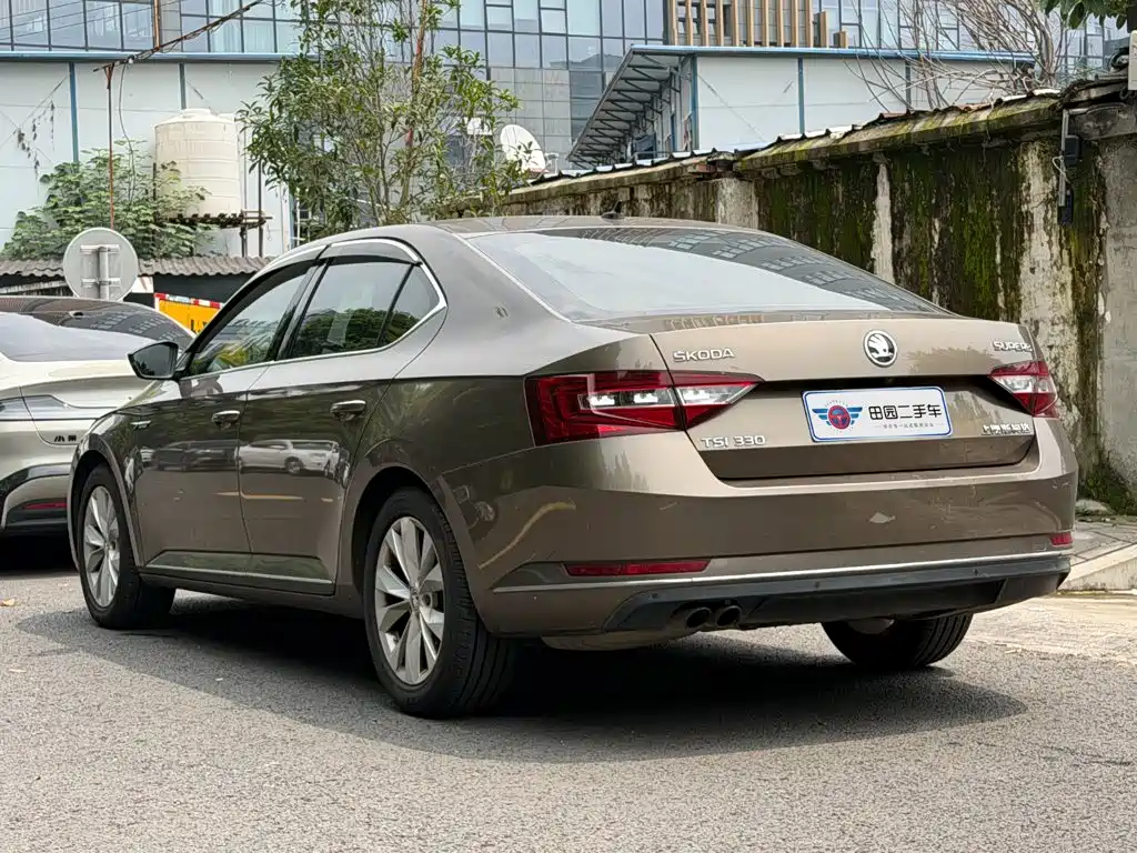 Skoda Superb 2018 — фото 4