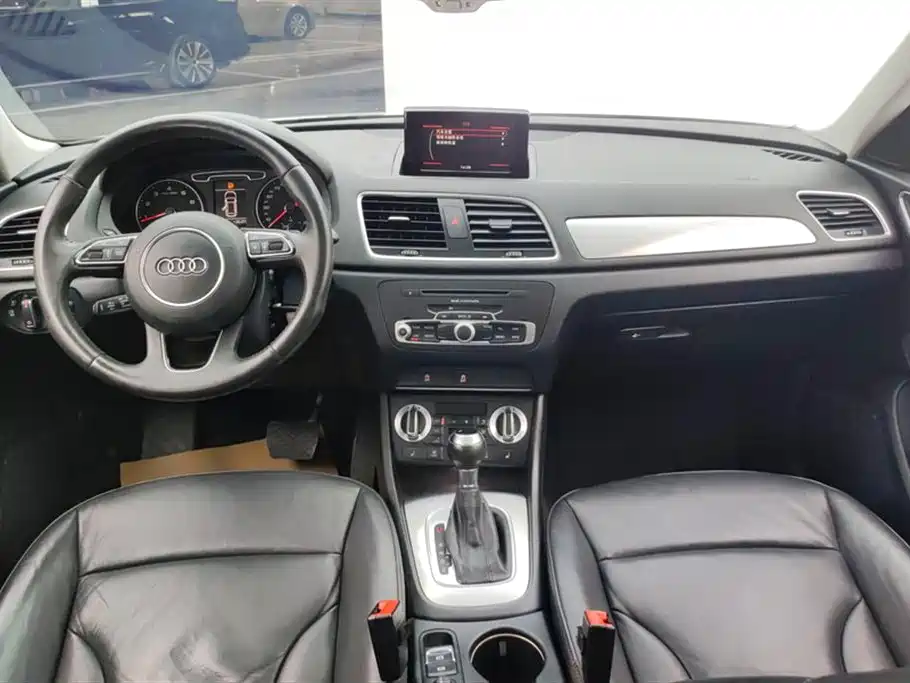 Audi Q3 2014 — фото 12