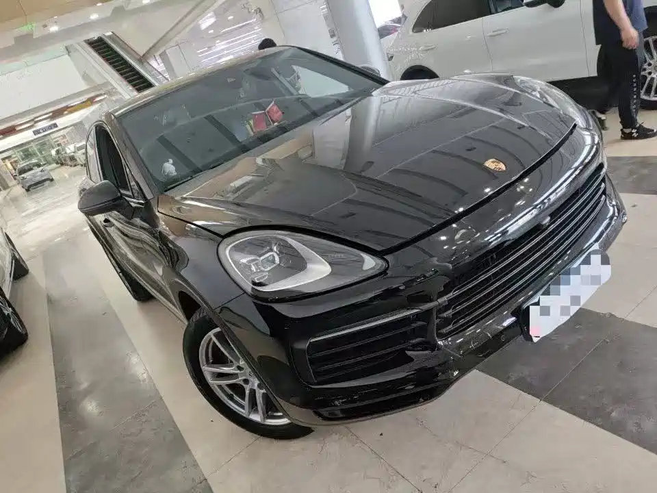 Porsche Cayenne 2019 — фото 1