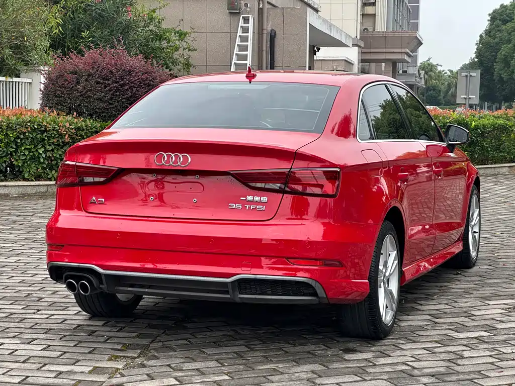Audi A3 2018 — фото 4