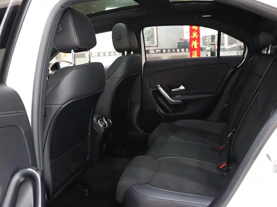 Mercedes-Benz A-Class 2023 — фото 11