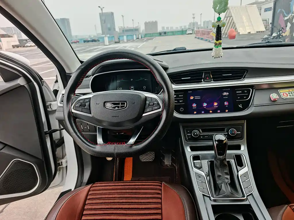 Geely Emgrand 2020 — фото 12