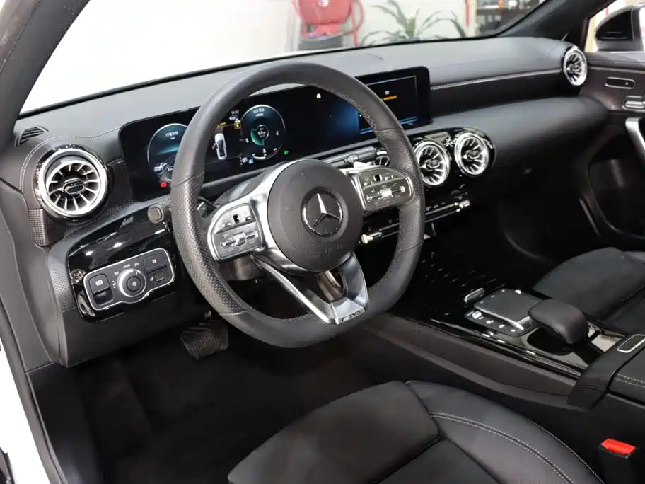 Mercedes-Benz A-Class 2023 — фото 10