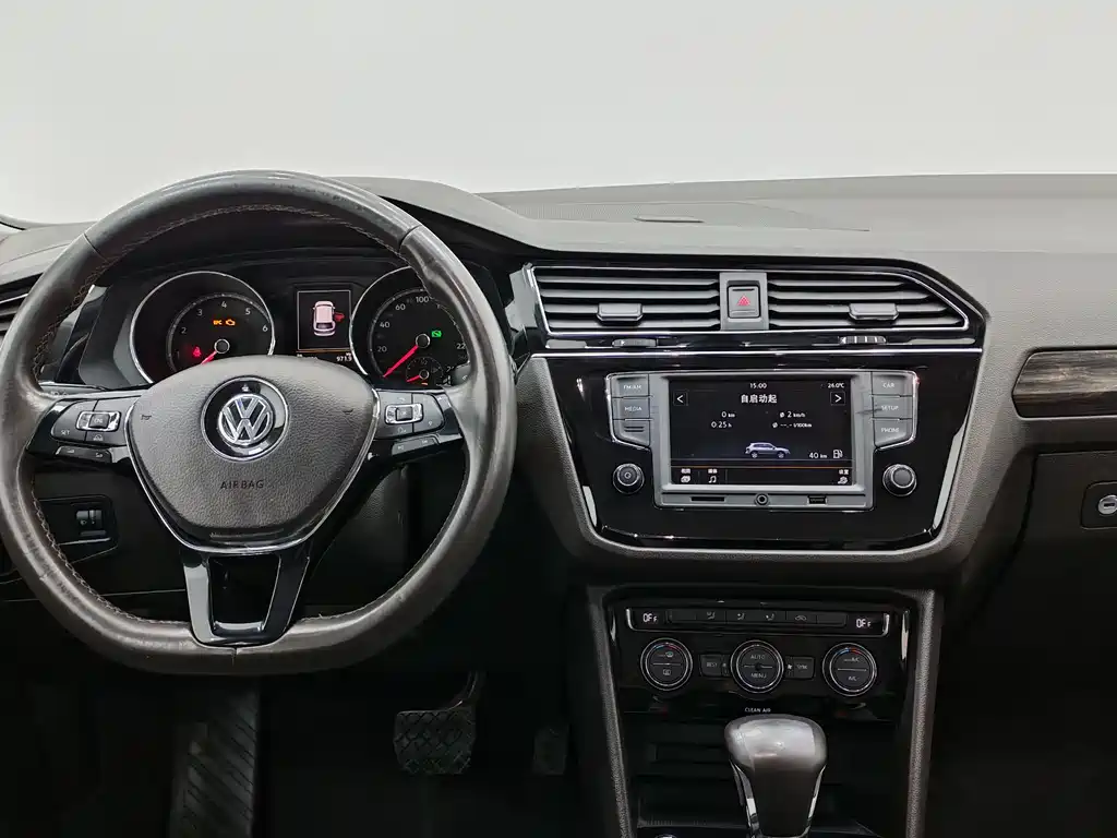 Volkswagen Tiguan L 2017 — фото 11