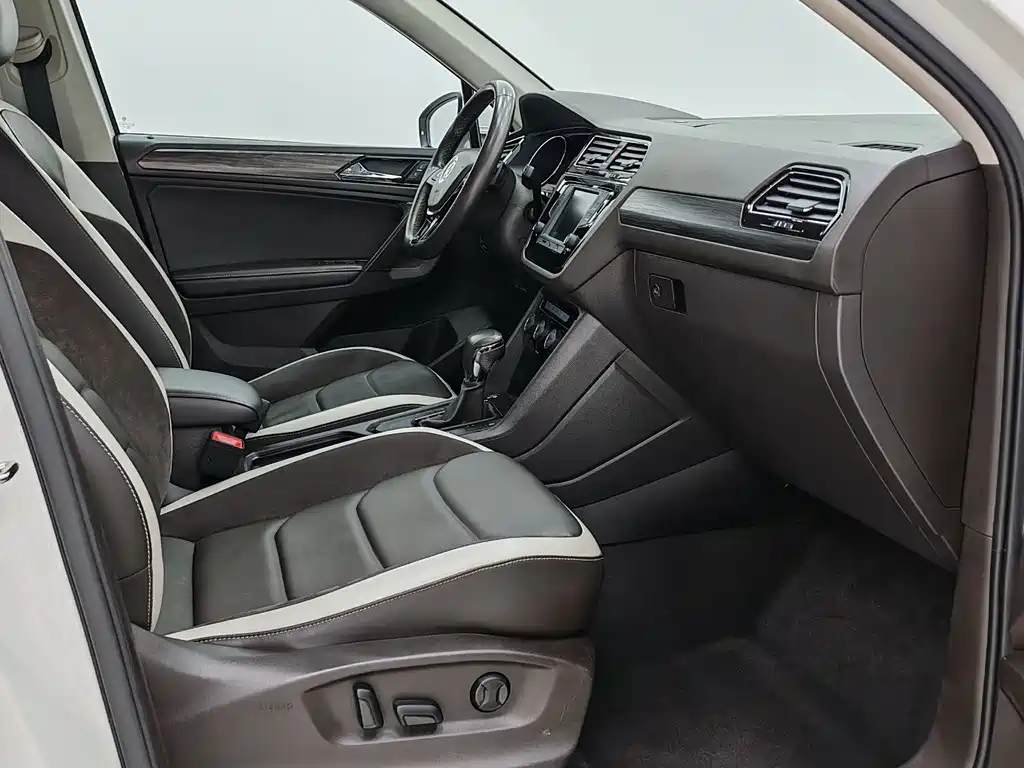 Volkswagen Tiguan L 2017 — фото 9